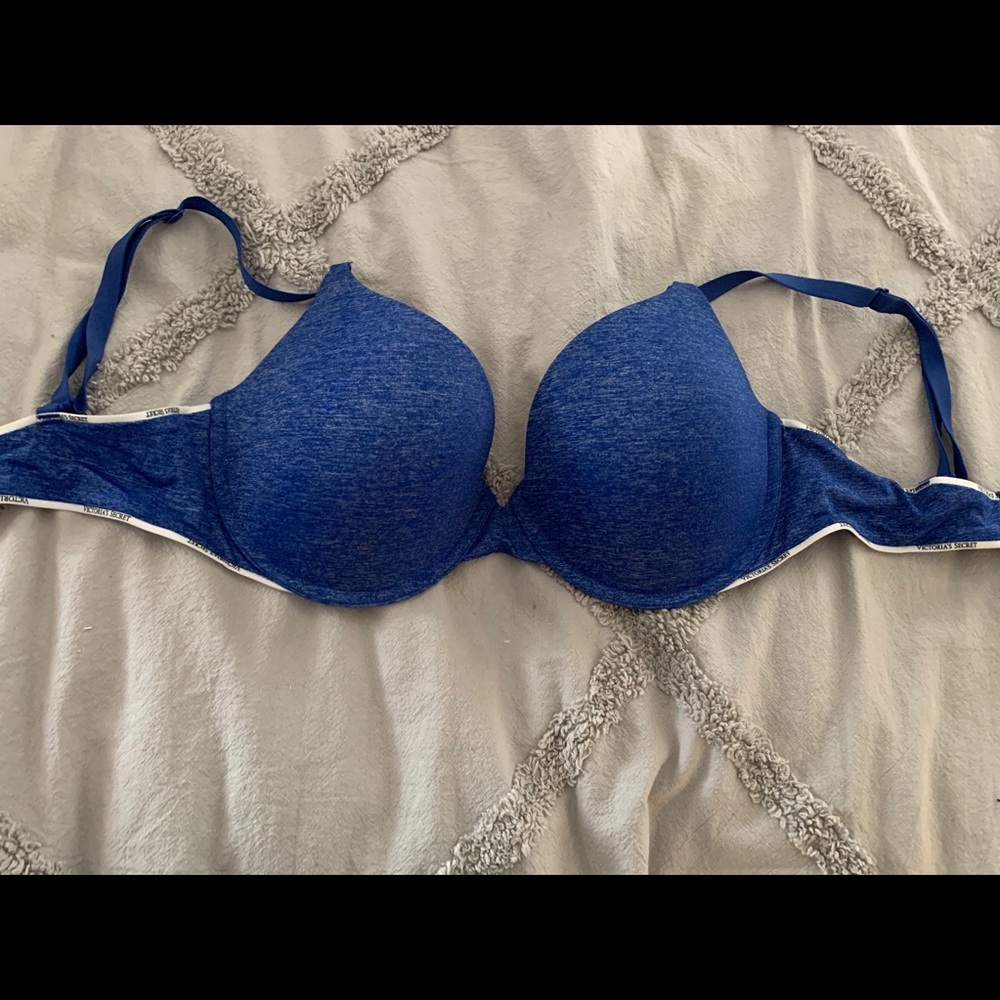 Victoria Secret 34DD bra (only worn once)